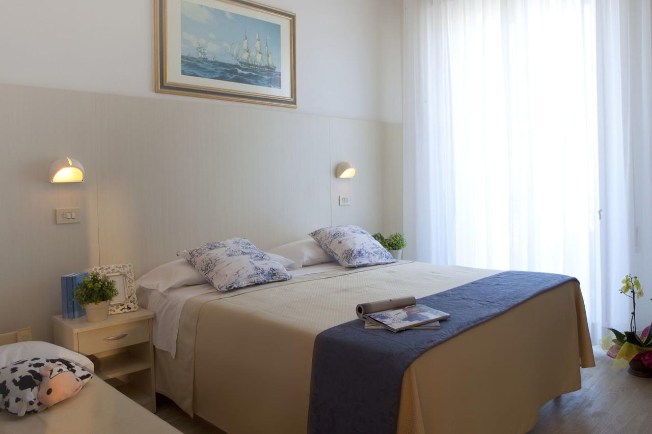 Hotel Lungomare Cattolica Exterior photo