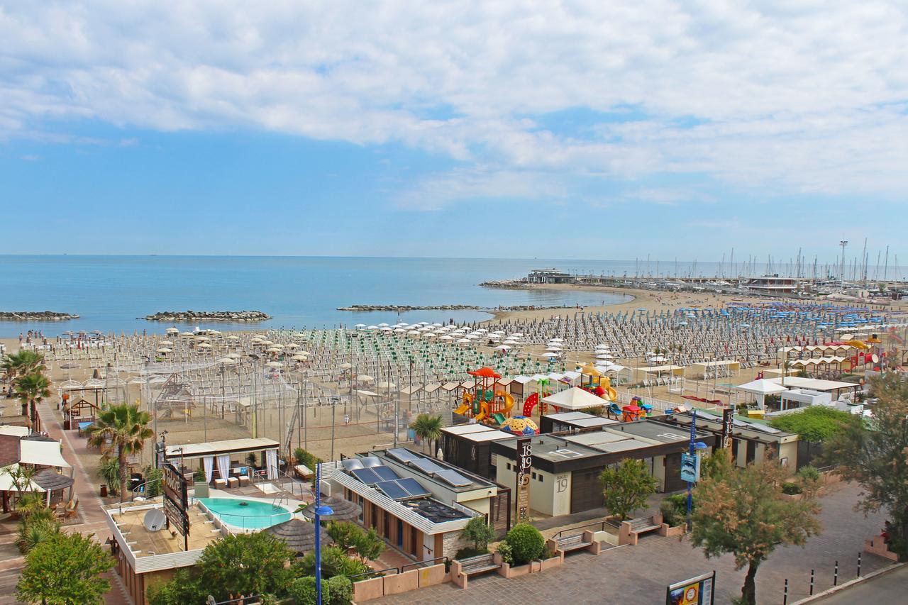 Hotel Lungomare Cattolica Exterior photo