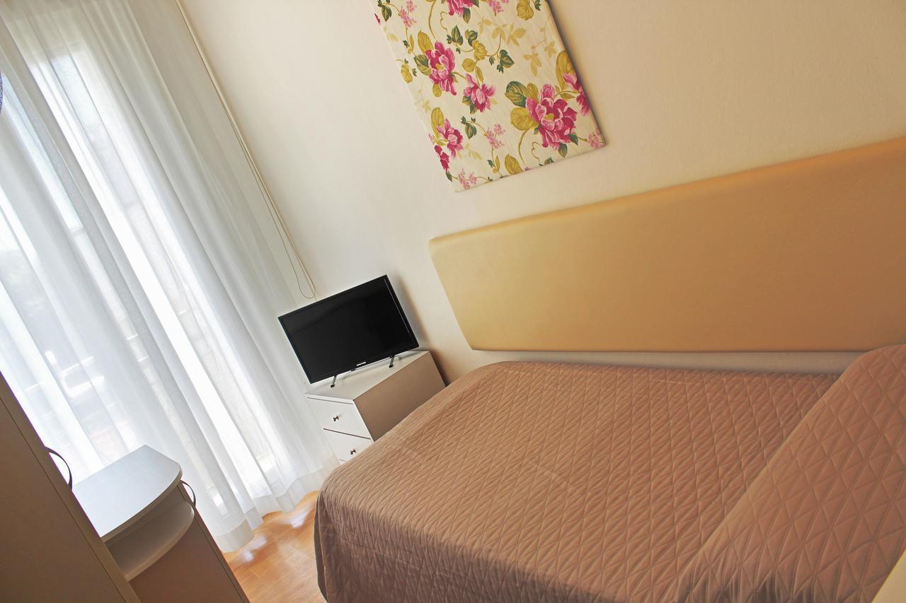 Hotel Lungomare Cattolica Exterior photo