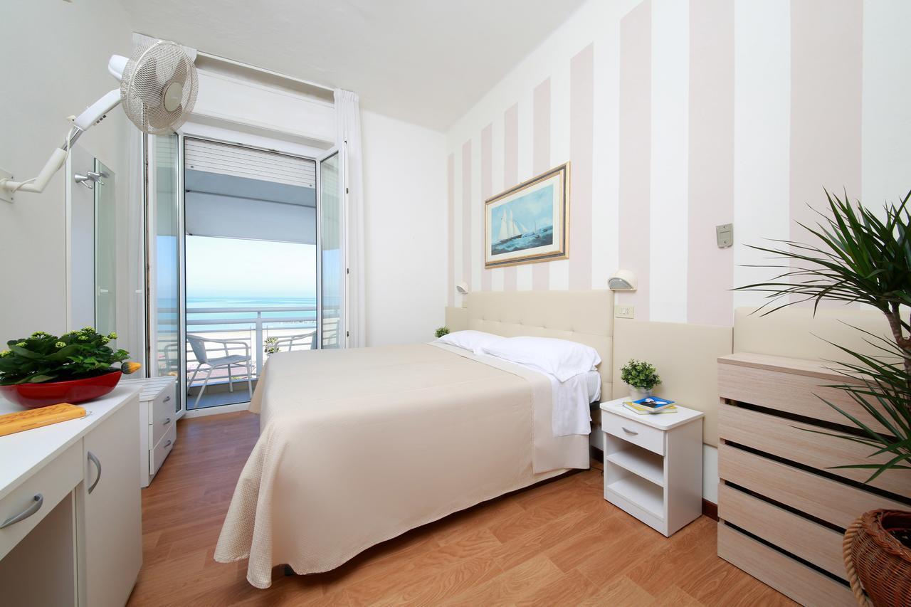 Hotel Lungomare Cattolica Exterior photo